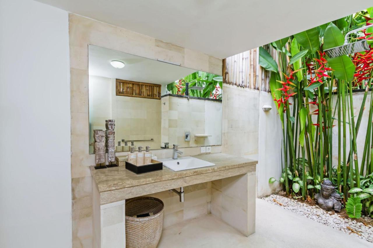 Villa Eindra Seminyak Exteriör bild